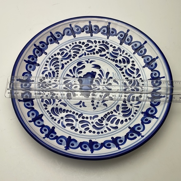 White and Blue Talavera Ali Pue Mexico Pottery Plate - Picture 4 of 6